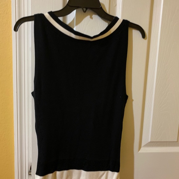 Beautiful Cache woman’s shirt black and white top - Picture 2 of 4